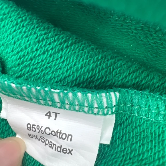 SWEET SOUTHERN SMOCKS Christmas Santa Sweatshirt 4T Green Red - Picture 4 of 5